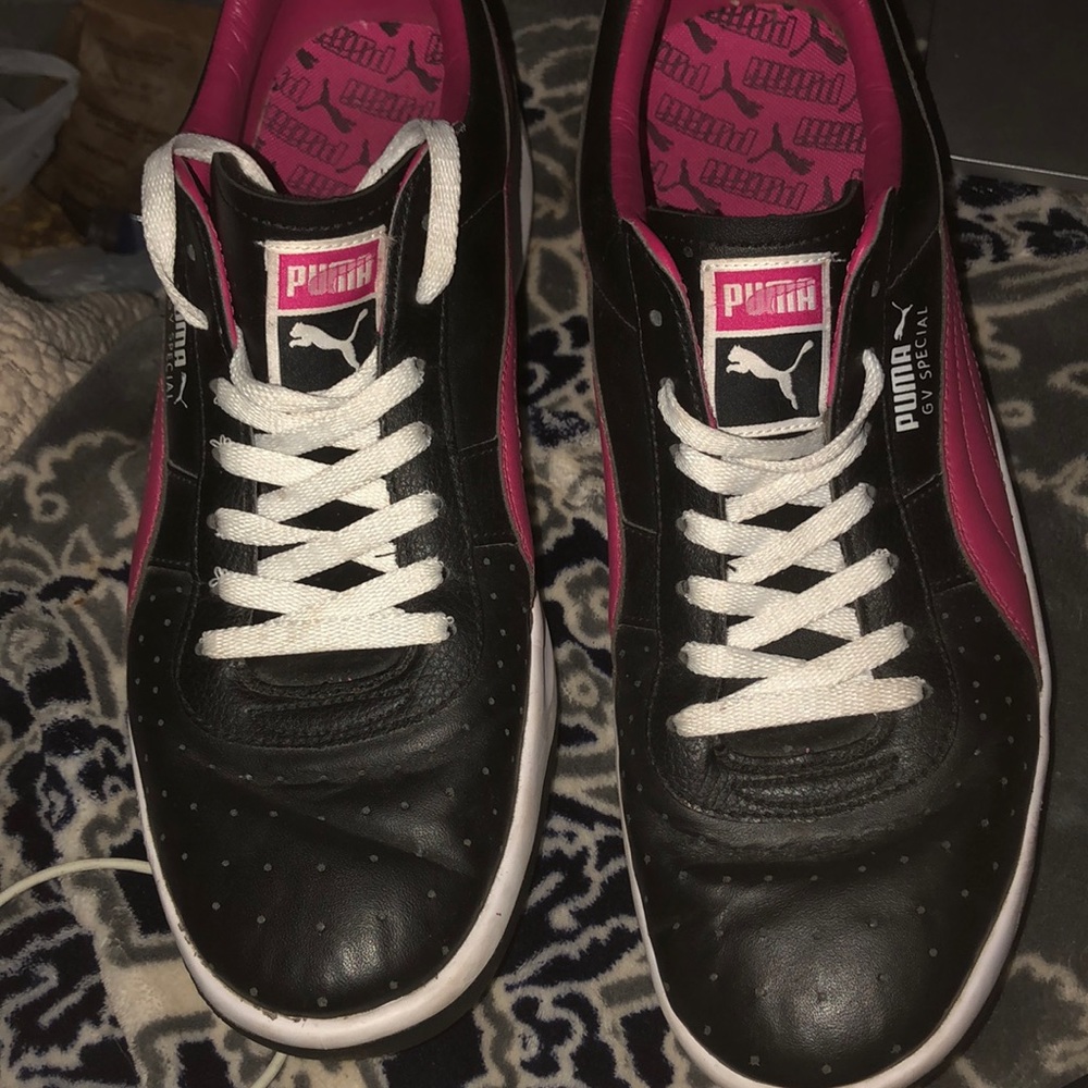 PUMA BLACK WITH LIGHT RED SWOOSH GV SPECIALS 12men